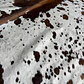 ALFOMBRA - CUERO DE VACA MANCHAS (250L X 200A CM APROX) - Miniatura 4