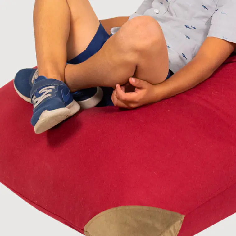 PUFF TRIANGULAR PARA NIÑOS PUF - ROJO (80 × 110 CM) 4