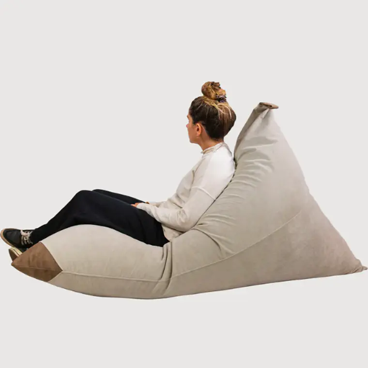 PUFF TRIANGULAR VELVET BEIGE 90×130 PUF 5