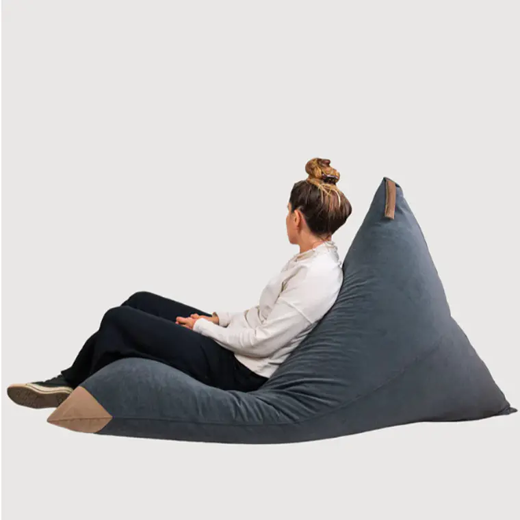 PUFF TRIANGULAR DE INTERIOR PUF - GRIS CLARO  (100 × 150CM) 4