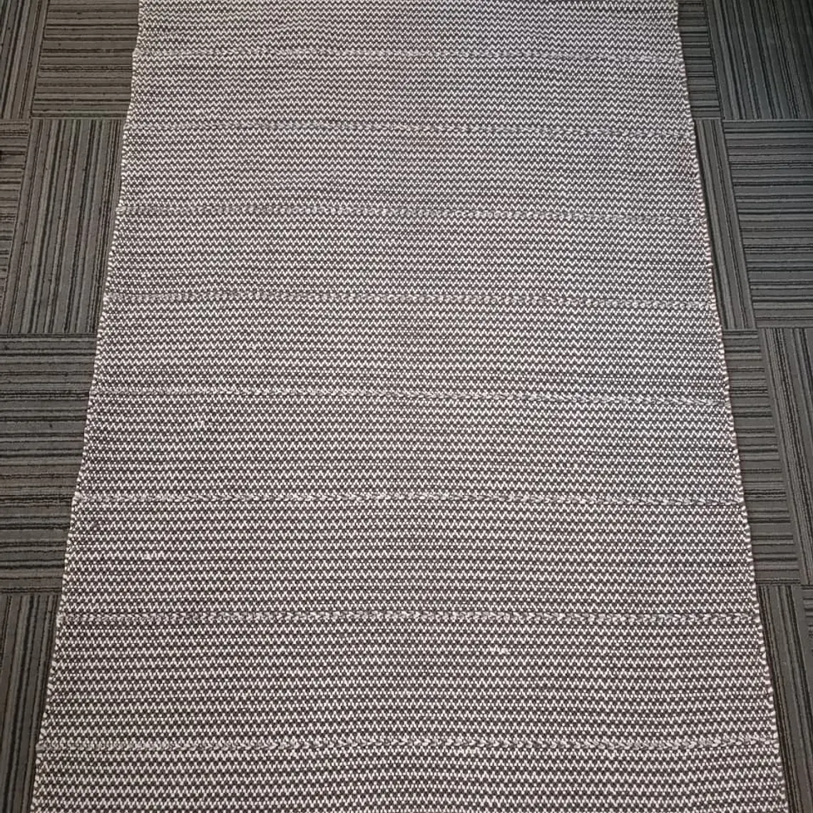 CHOTI PUNTOS GRIS/BLANCO (1,8 X 2,7 MTS) 2