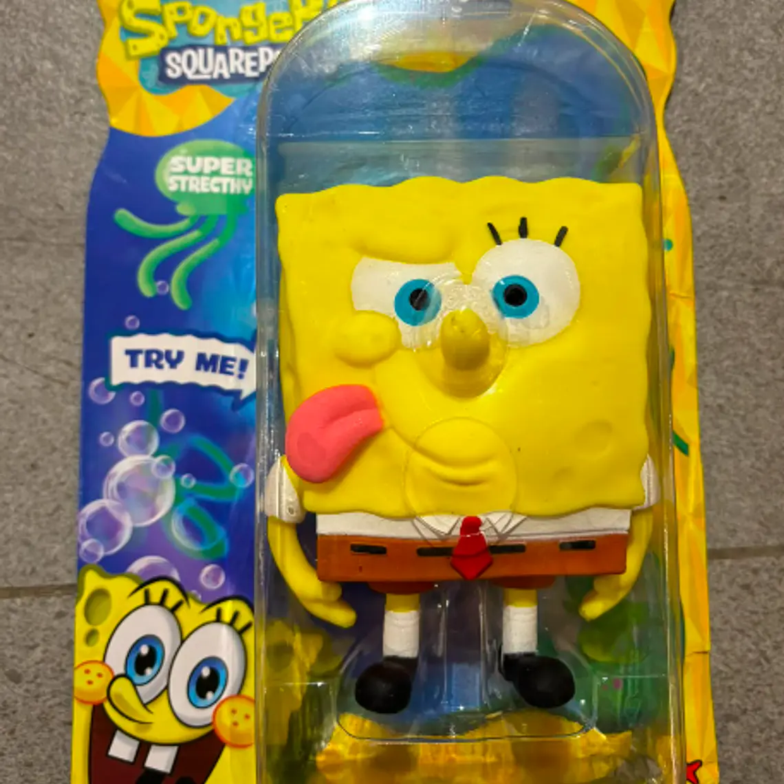FIGURA STRECH DE GOMA DE 11 A 15 CMS QUE SE ESTIRA BOB ESPONJA (DISEÑO ALEATORIO) 11