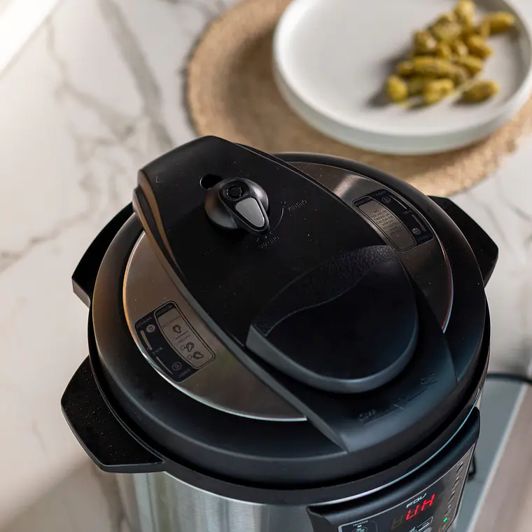 MULTICOOKER FDV COSMO (6 LTS) 8