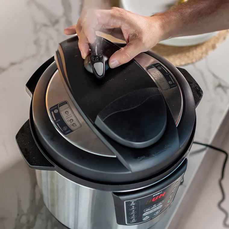 MULTICOOKER FDV COSMO (6 LTS) 9