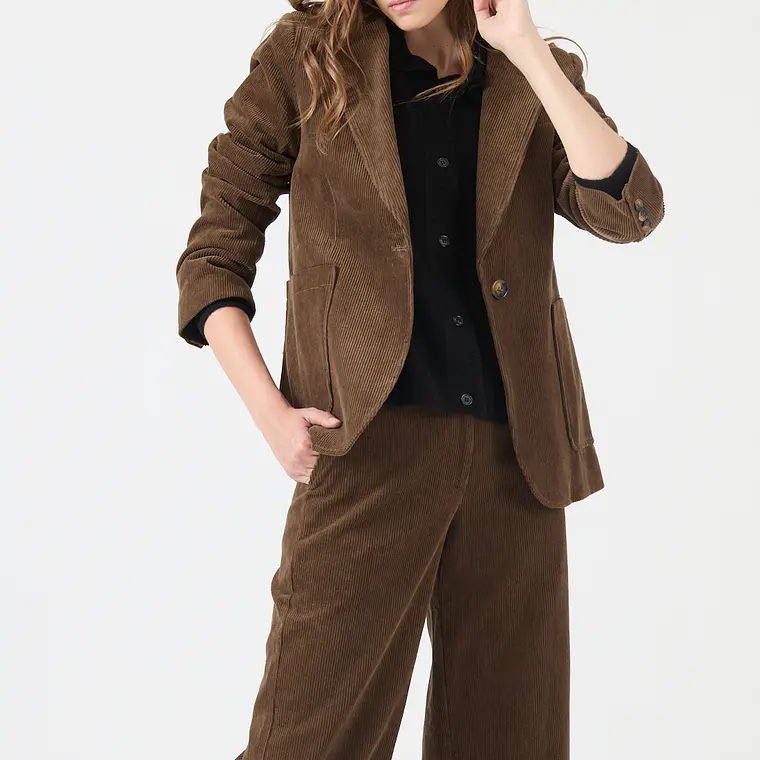 CHAQUETA CASUAL DE CUELLO SASTRE DE COTELE VERDE MUSGO (TALLA M y L)  1