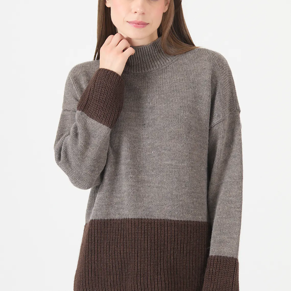 SWEATER CUELLO ALTO CON ALPACA COLOR BLOCK GRIS (TALLA S a XL) 1