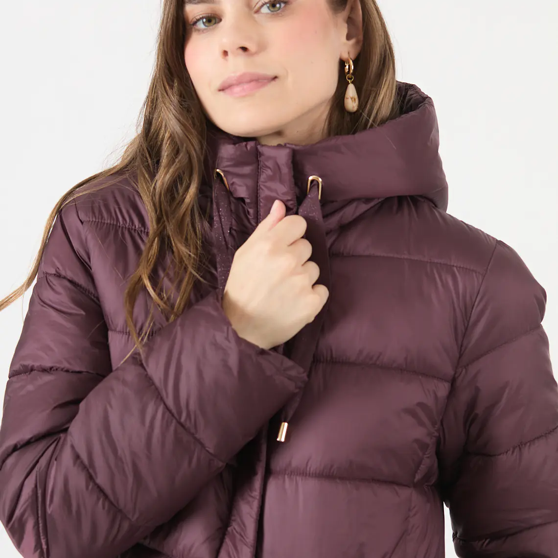 PARKA CUELLO CON GORRO COLOR BURDEO (TALLA S a L) 2