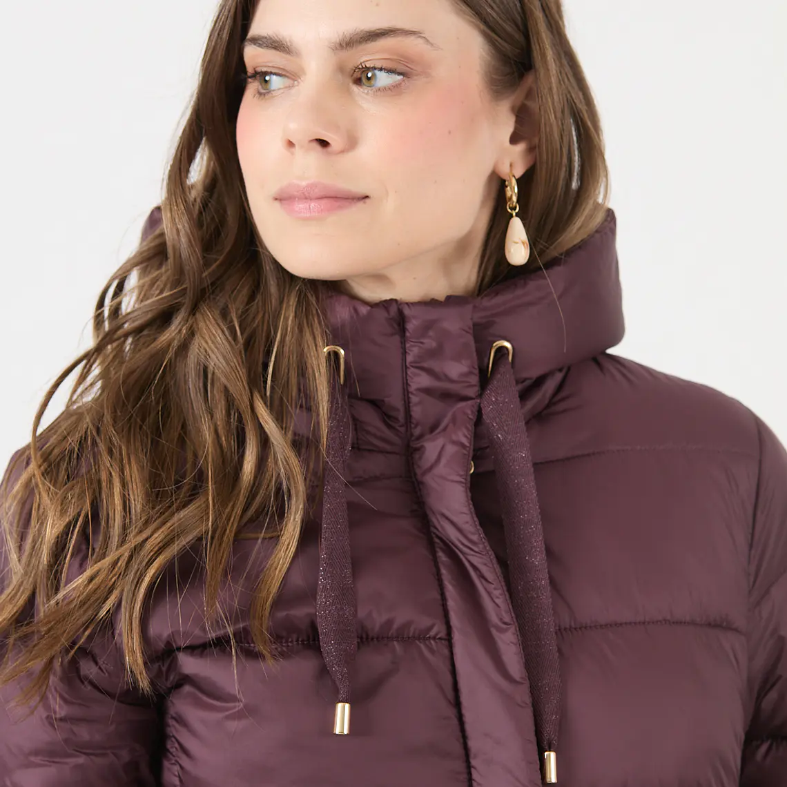 PARKA CUELLO CON GORRO COLOR BURDEO (TALLA S a L) 4