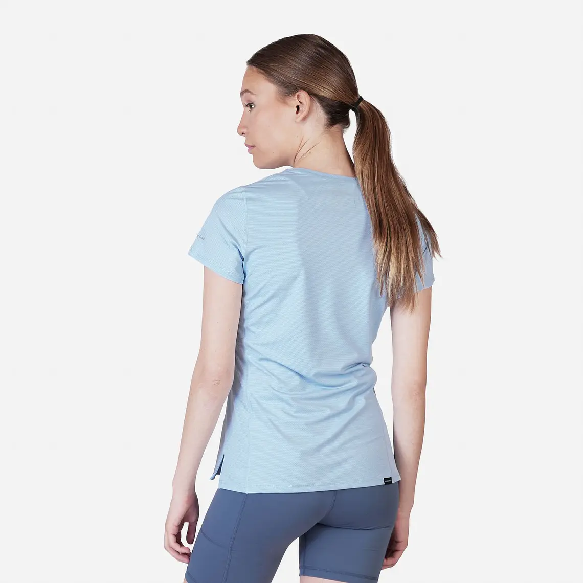 POLERA DEPORTIVA DRY CORE MUJER DINÁMICA CELESTE (TALLAS S a XL)  2