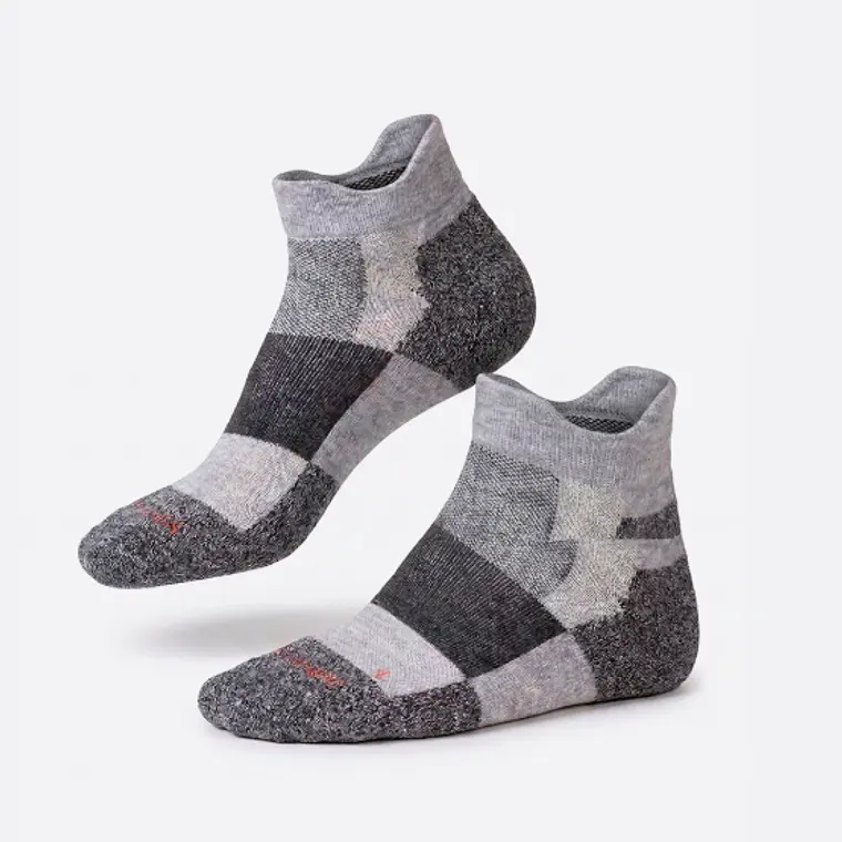 CALCETÍN DEPORTIVO LANA MERINO CORTO GRIS (TALLAS S/M y L/XL) 1