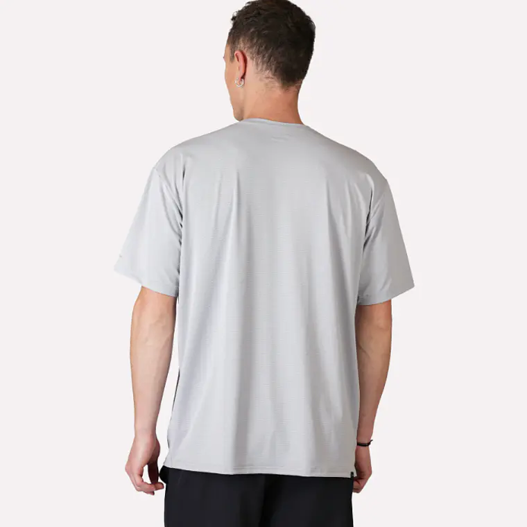 POLERA DEPORTIVA DRY CORE HOMBRE DINÁMICA GRIS (TALLAS S a XL)  4