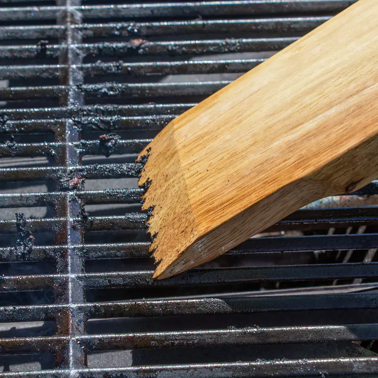 RASPADOR PARA PARRILLA HECHO EN MADERA  6