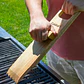 RASPADOR PARA PARRILLA HECHO EN MADERA  - Miniatura 9