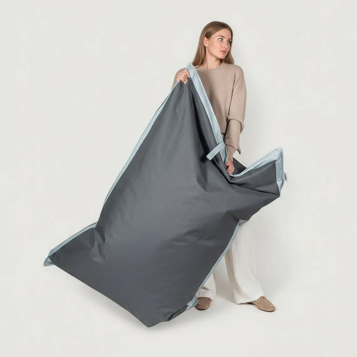PUFF RECTANGULAR EXTERIOR IMPERMEABLE - GRIS OSCURO / GRIS CLARO (TALLA L) 1