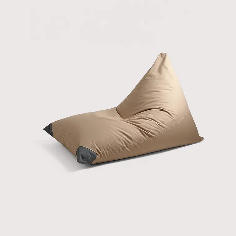 PUFF TRIANGULAR TERRAZA Y EXTERIOR - ARENA / GRIS OSCURO  3