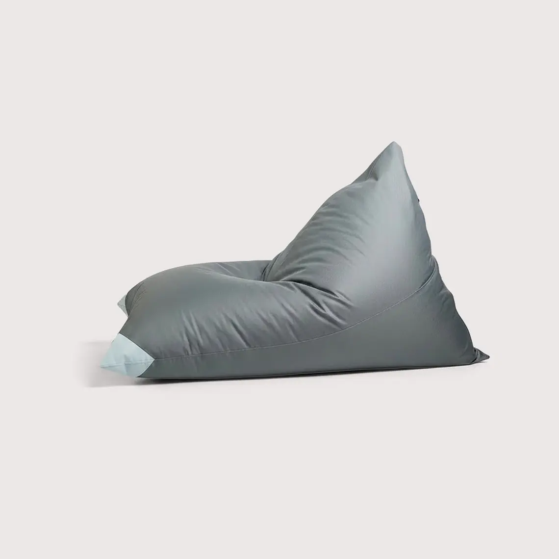 PUFF TRIANGULAR TERRAZA Y EXTERIOR - GRIS OSCURO / GRIS CLARO  4