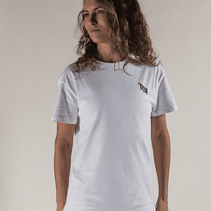 POLERA TITLE - Blanca XL
