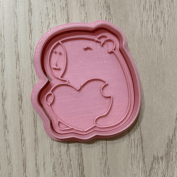 848 capybara corazon 1