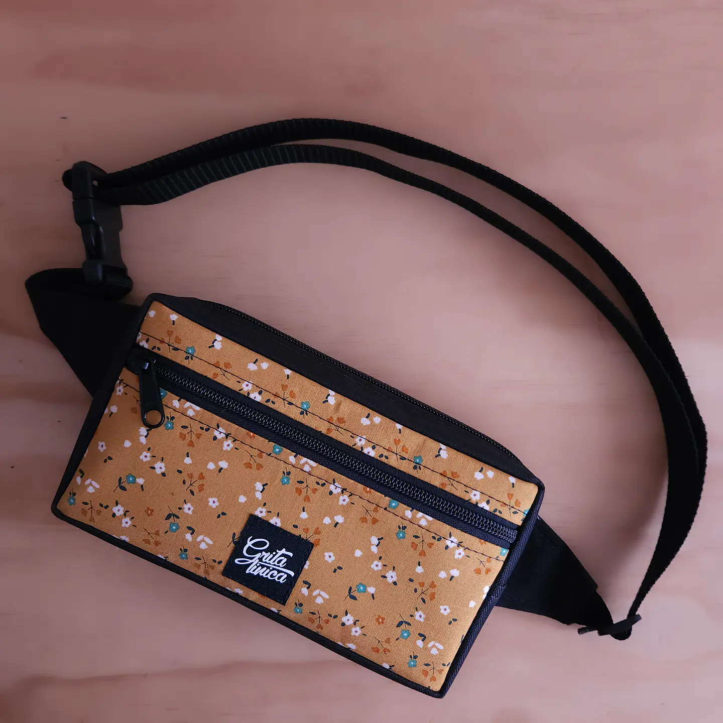 Banano S Flores amarillas 1