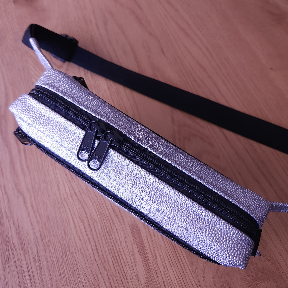 Banano Luna Plateado cuerina 3