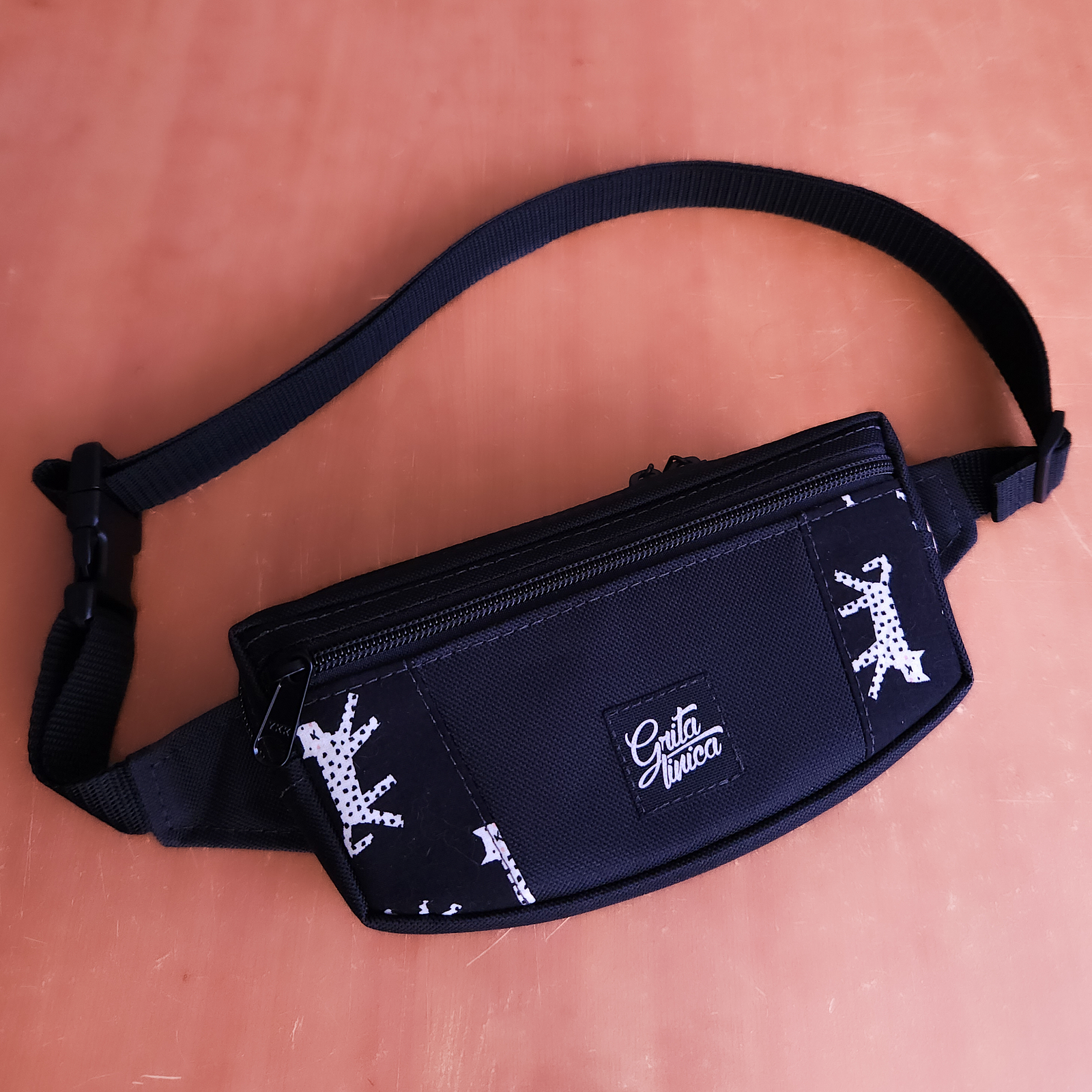 Banano Luna White Cat