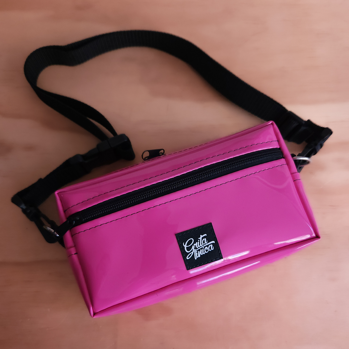 Bolso Banano S charol rosado 1