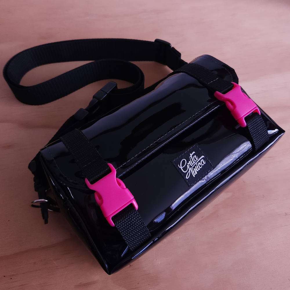 Bolso/Banano Charol fucsia 1