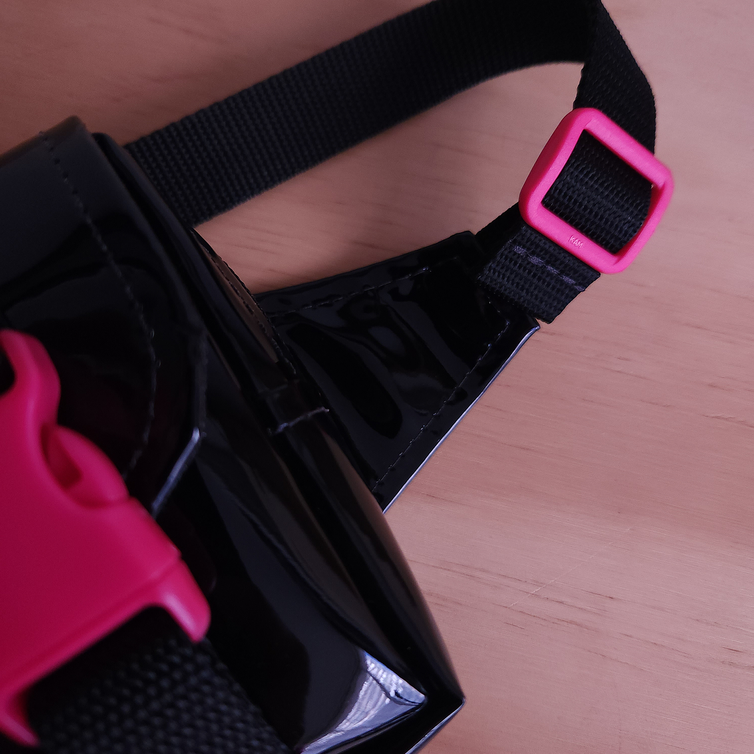 Banano B Charol fucsia 3