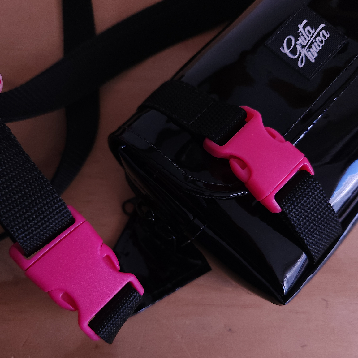 Banano B Charol fucsia 4