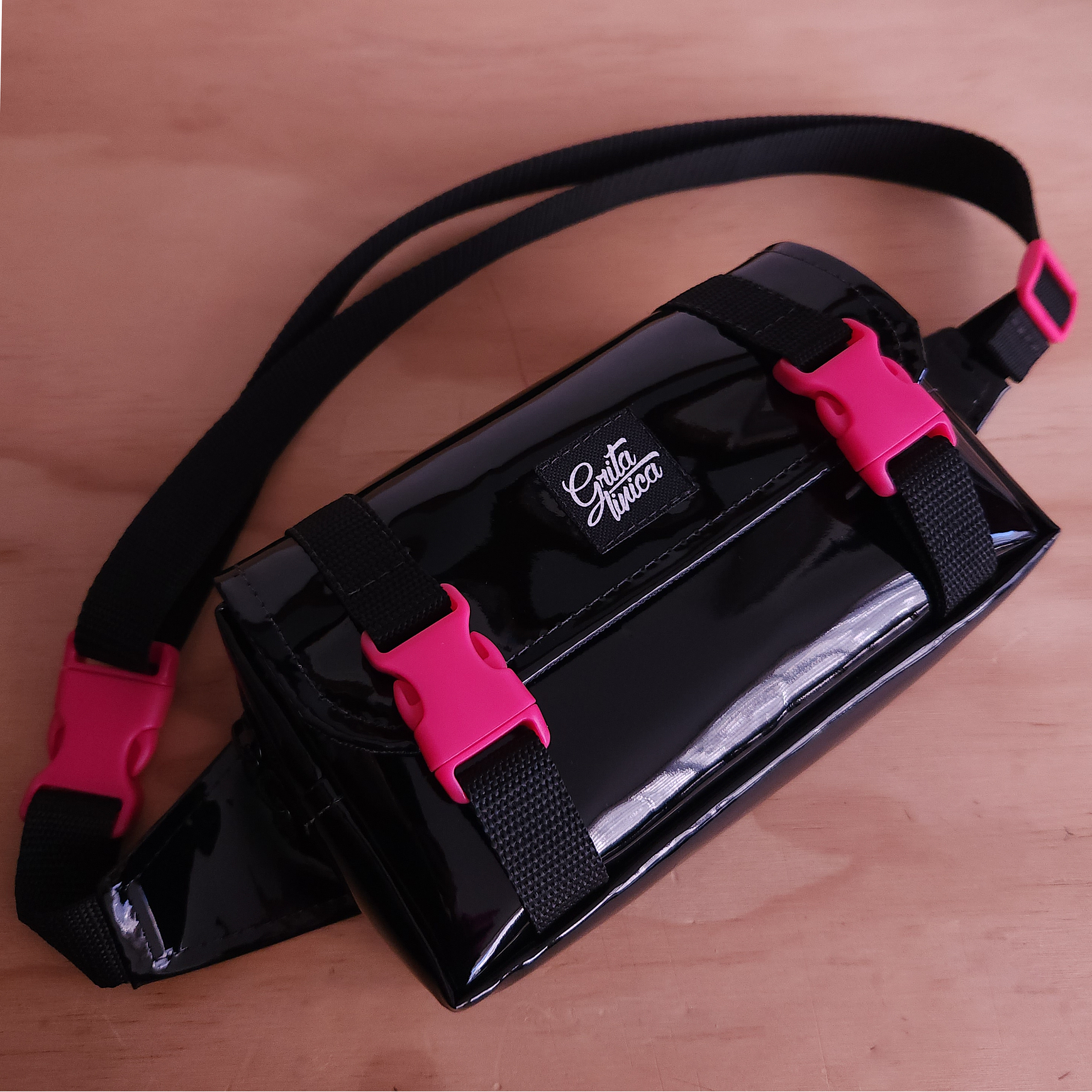 Banano B Charol fucsia 1