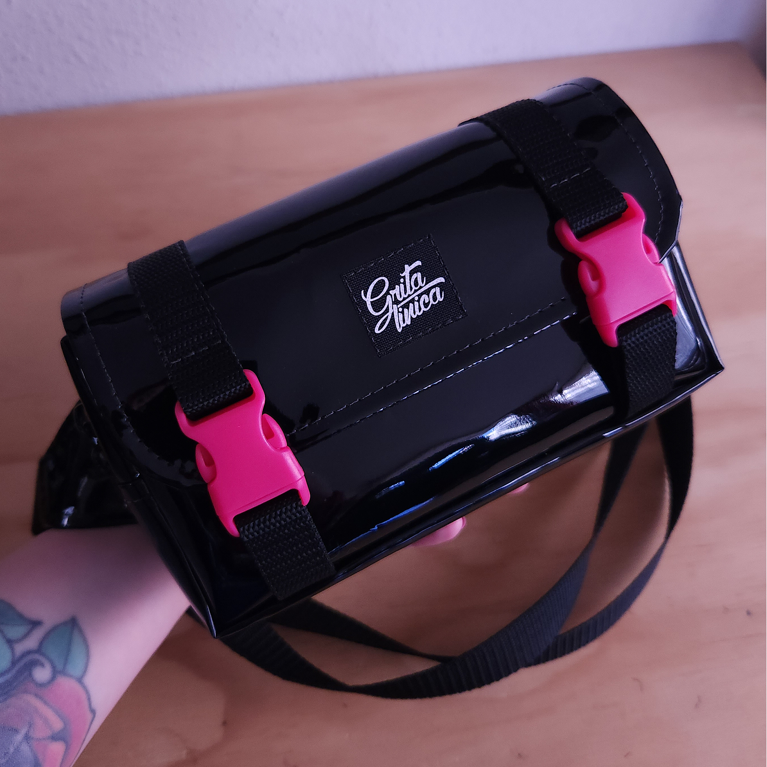 Banano B Charol fucsia 2