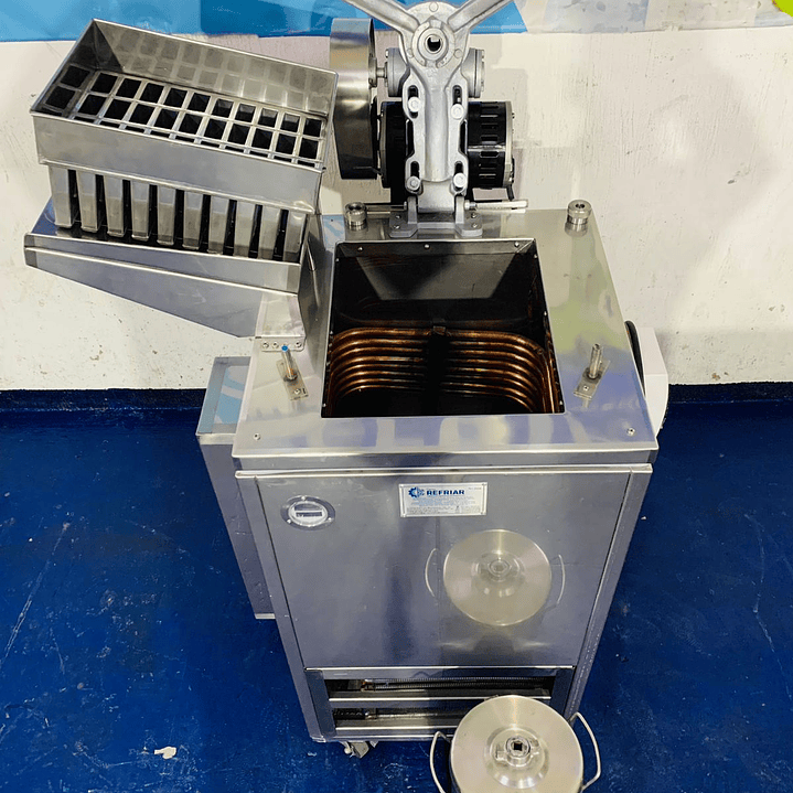 NEVERA 3N1 SENCILLA PARA 14 LITROS 2