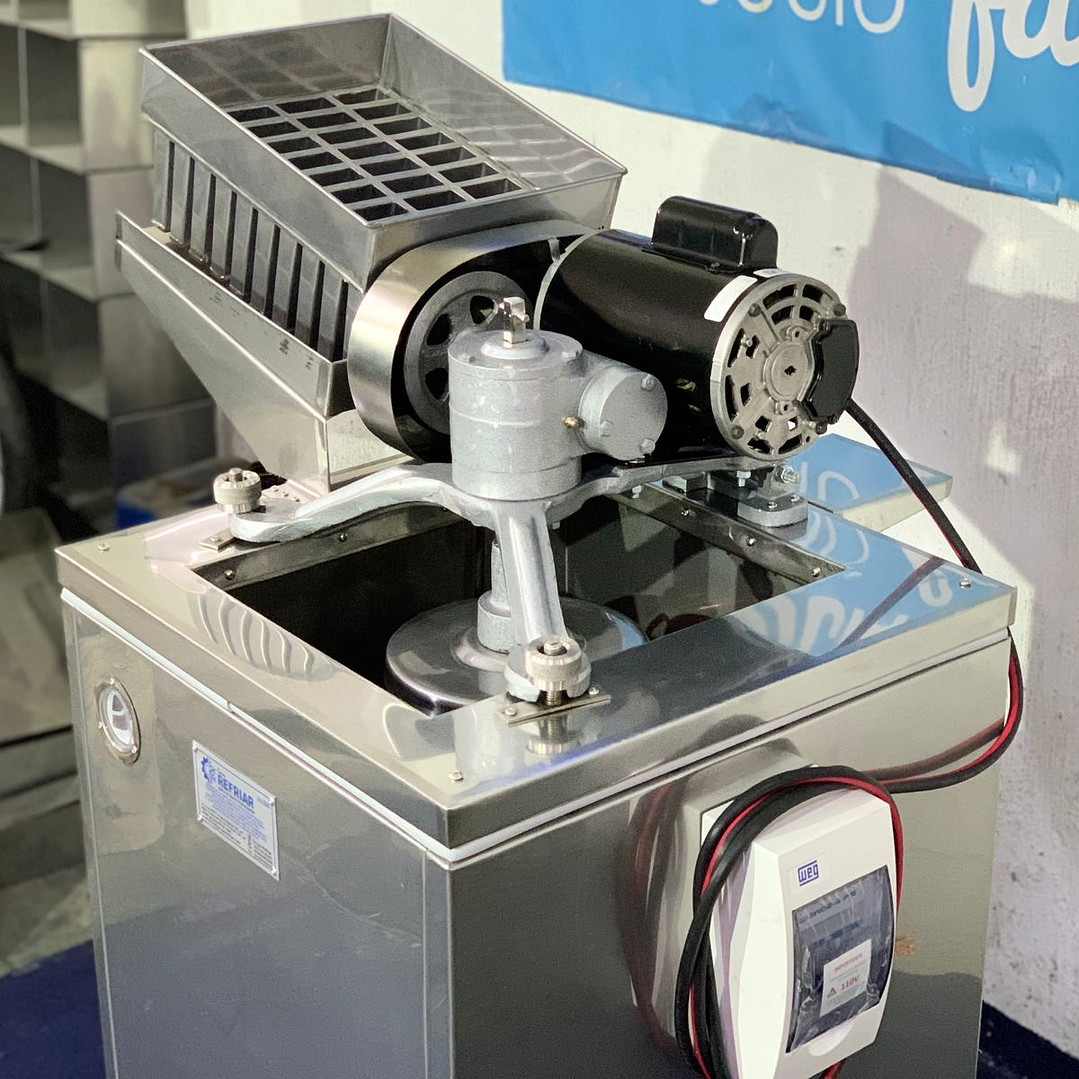 NEVERA 3N1 REFORZADA PARA 14 LITROS 6