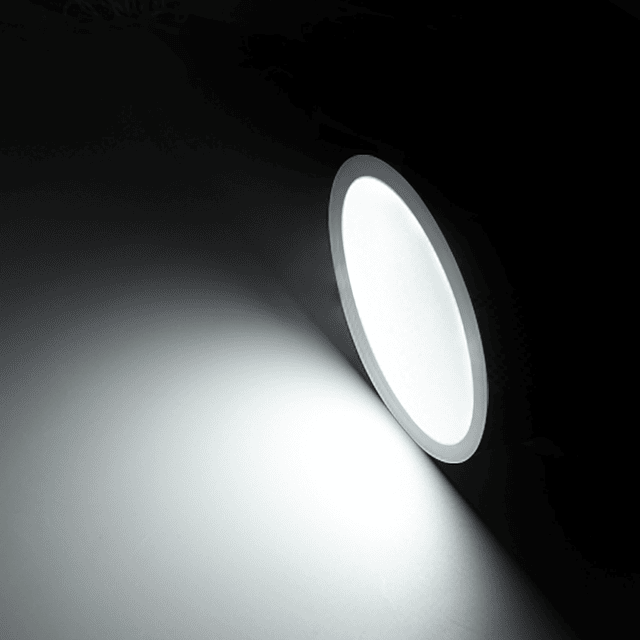 Foco Redondo Luz LED Color Blanco De 18W. 6.500K. Sobrepuesto / HaoMai