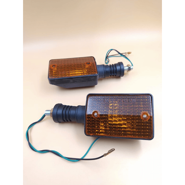 Par De Direccional Dt-125 (( Modelo Viejo )) Tipo Original 2