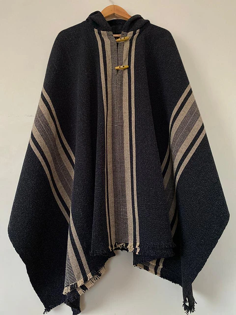Poncho con Gorro Gris Marengo - Peinecillo Beige.