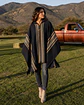 Poncho con Gorro Gris Marengo - Peinecillo Beige. - Miniatura 3