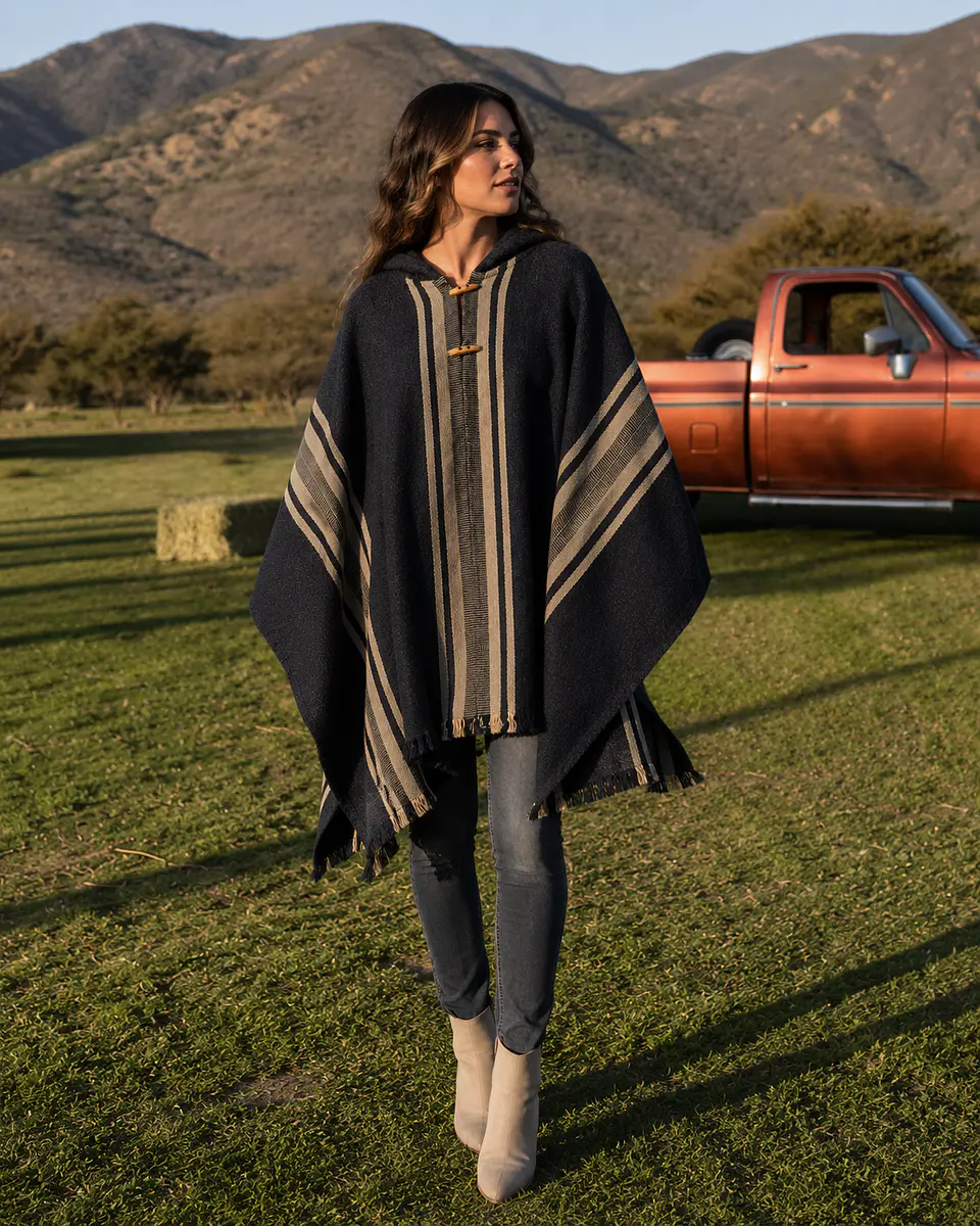 Poncho con Gorro Gris Marengo - Peinecillo Beige. 3