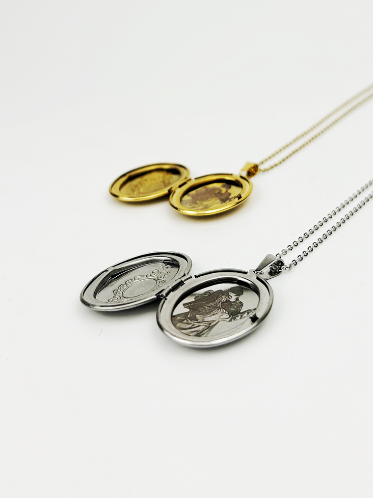 Colar Relicário Oval c/ Fotografia 1