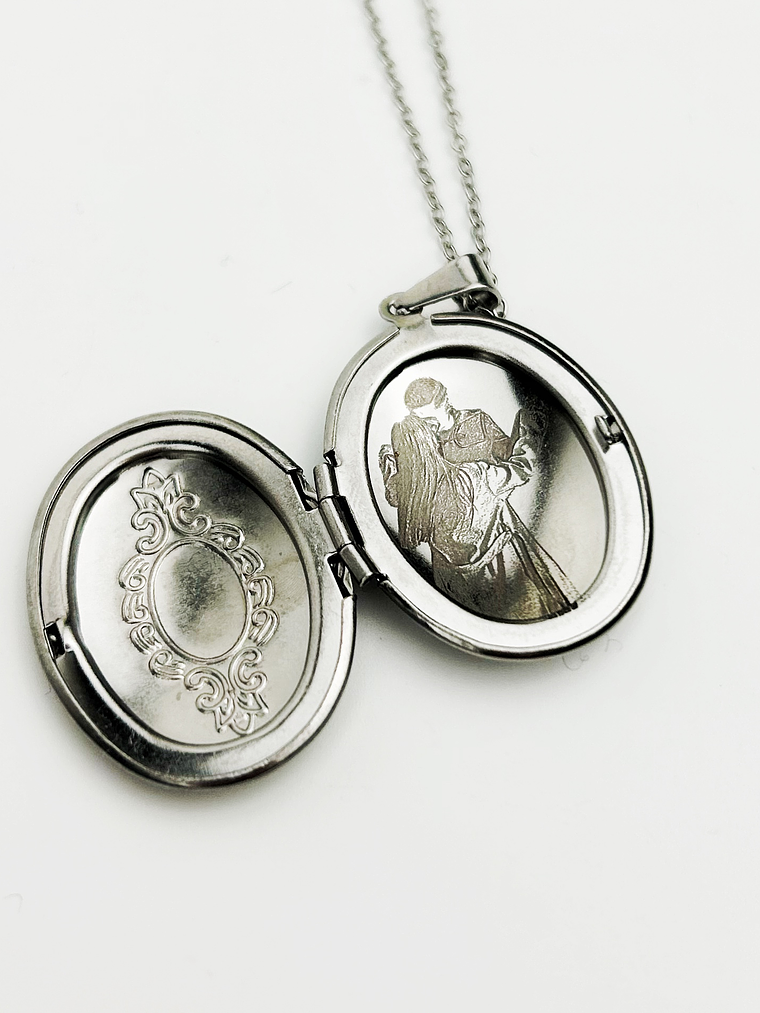 Colar Relicário Oval c/ Fotografia 7