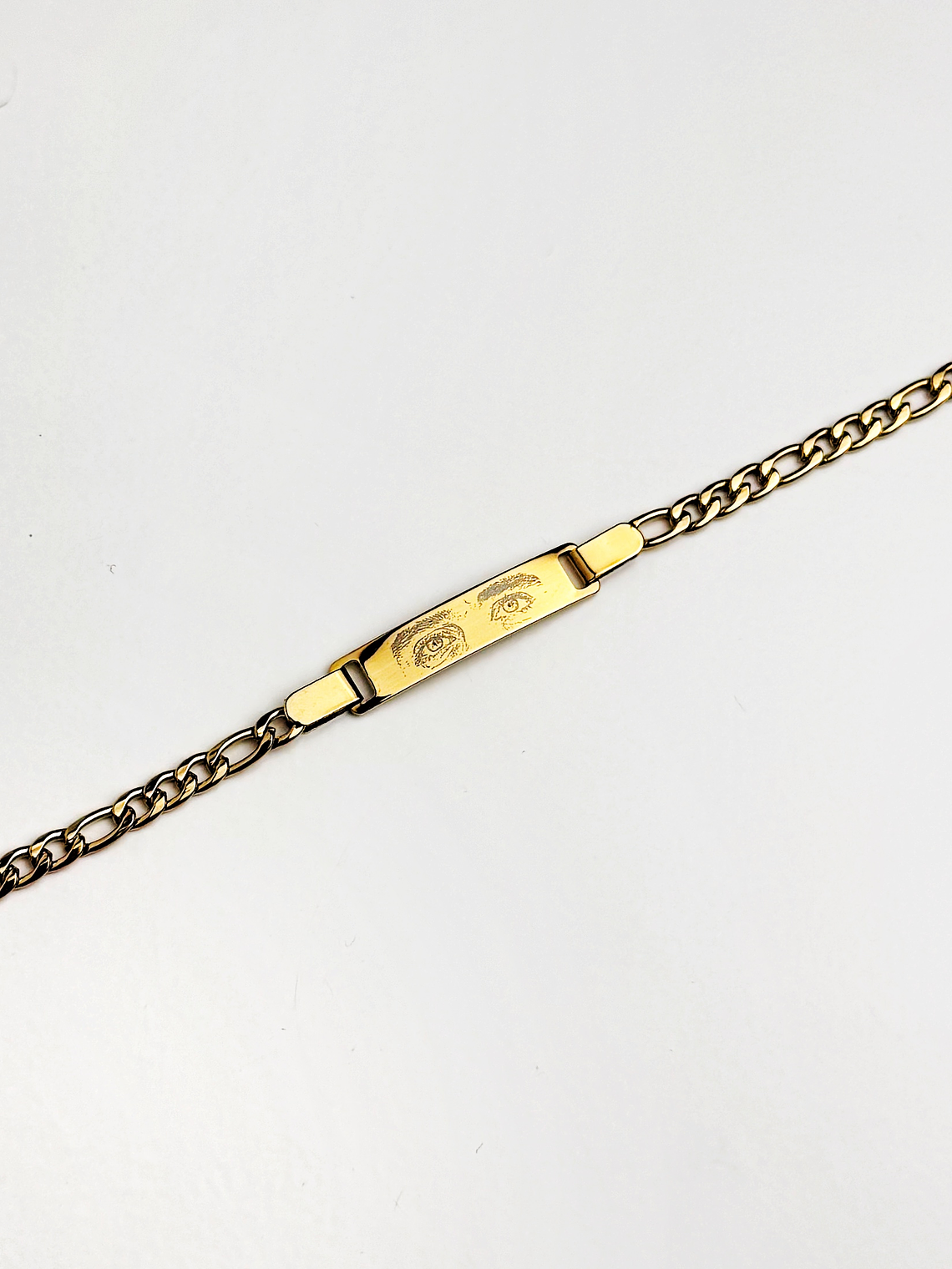 Pulseira Dourada Olhar Personalizada 1