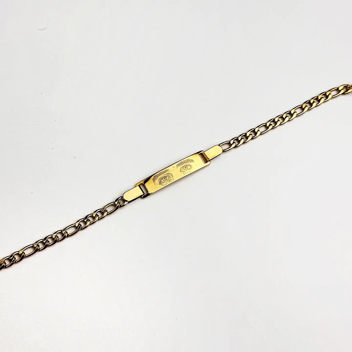 Pulseira Dourada Olhar Personalizada 1