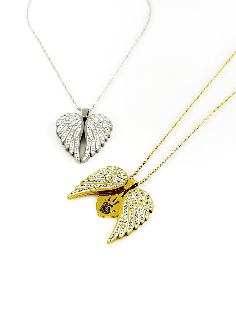 Colar Personalizado Asas c/ Brilhantes 8