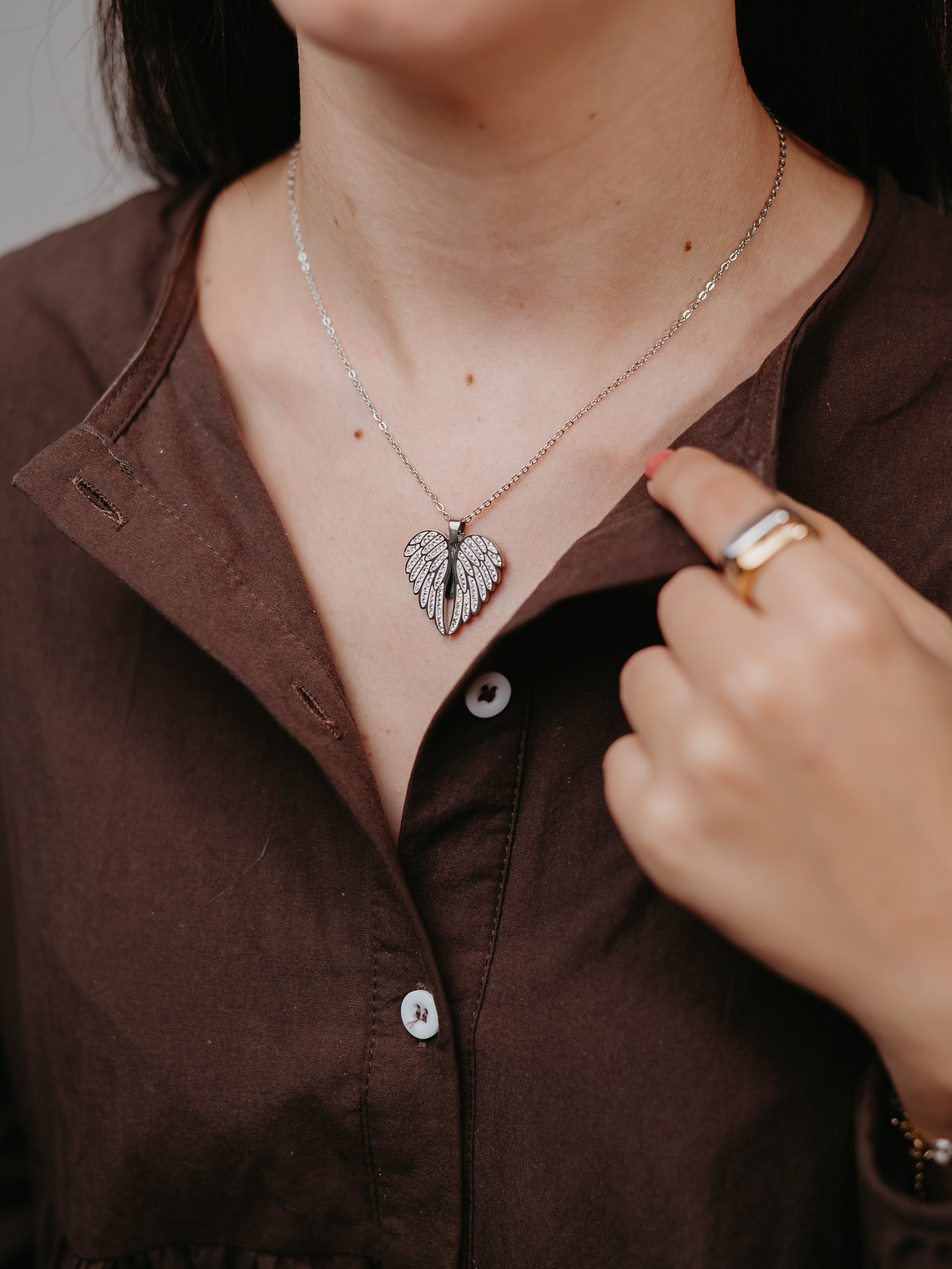 Colar Personalizado Asas c/ Brilhantes 4