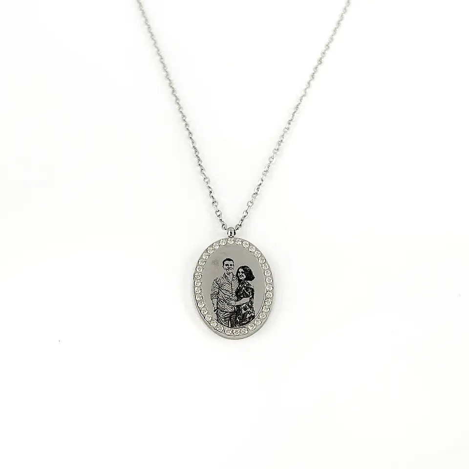 Colar Personalizado Oval c/ Brilhantes 5