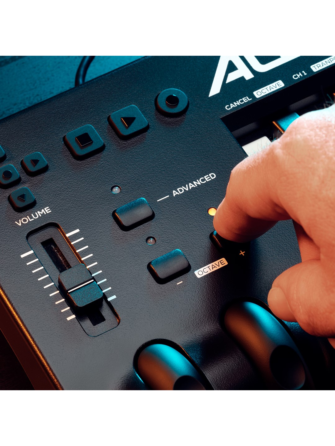 Controlador Midi 49 Teclas Q49 MKII Alesis 7