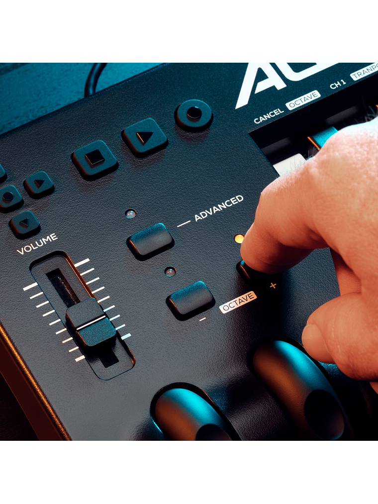 Controlador Midi 49 Teclas Q49 MKII Alesis 7