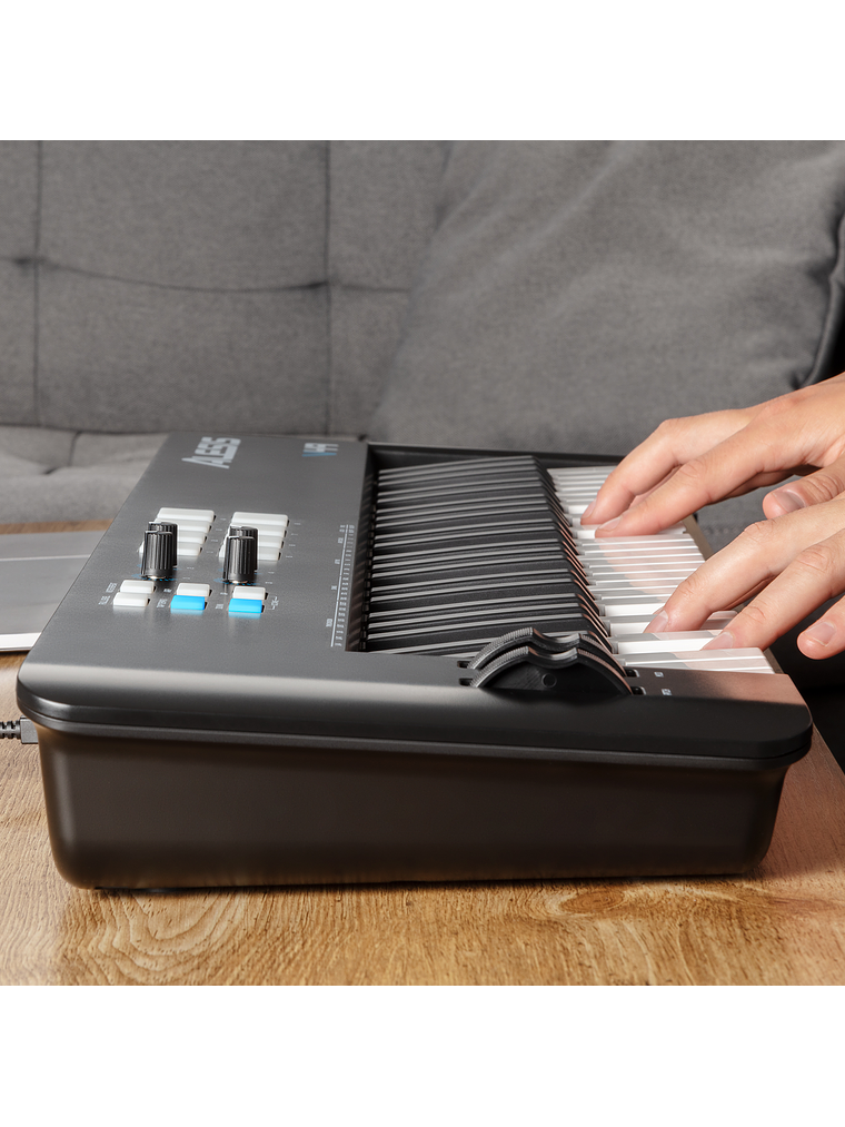 Controlador Midi V49 MKII Alesis 7