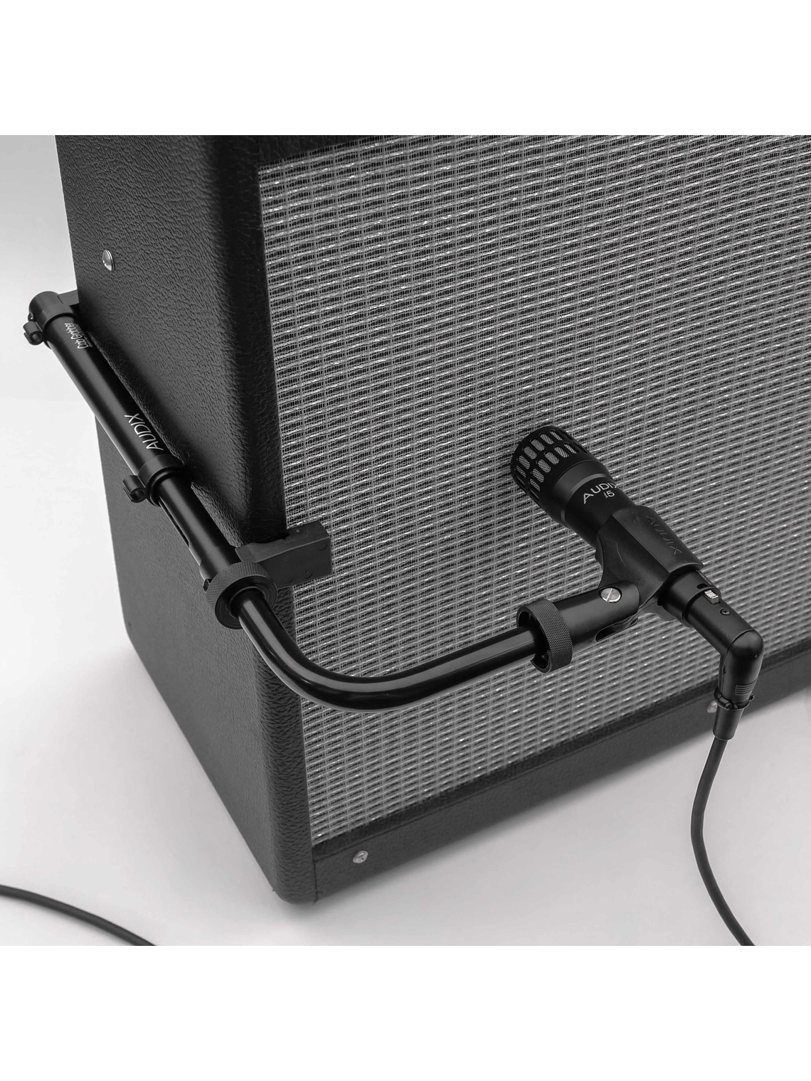 CabGrab1 Soporte de Micrófonos para amplificadores y gabinetes Audix 2