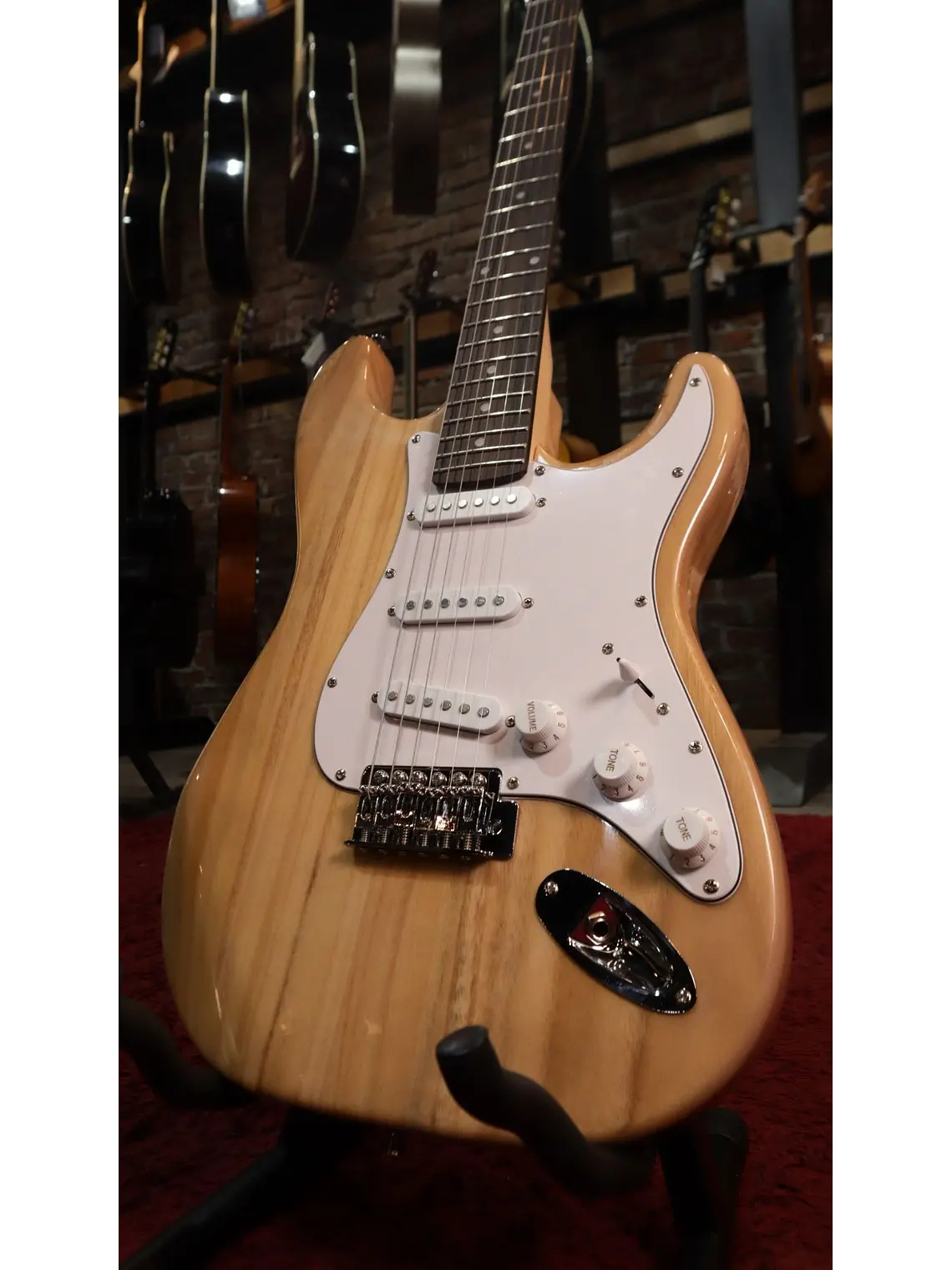 [REMATE] GUITARRA ELÉCTRICA XGTR ST-111-NT 1
